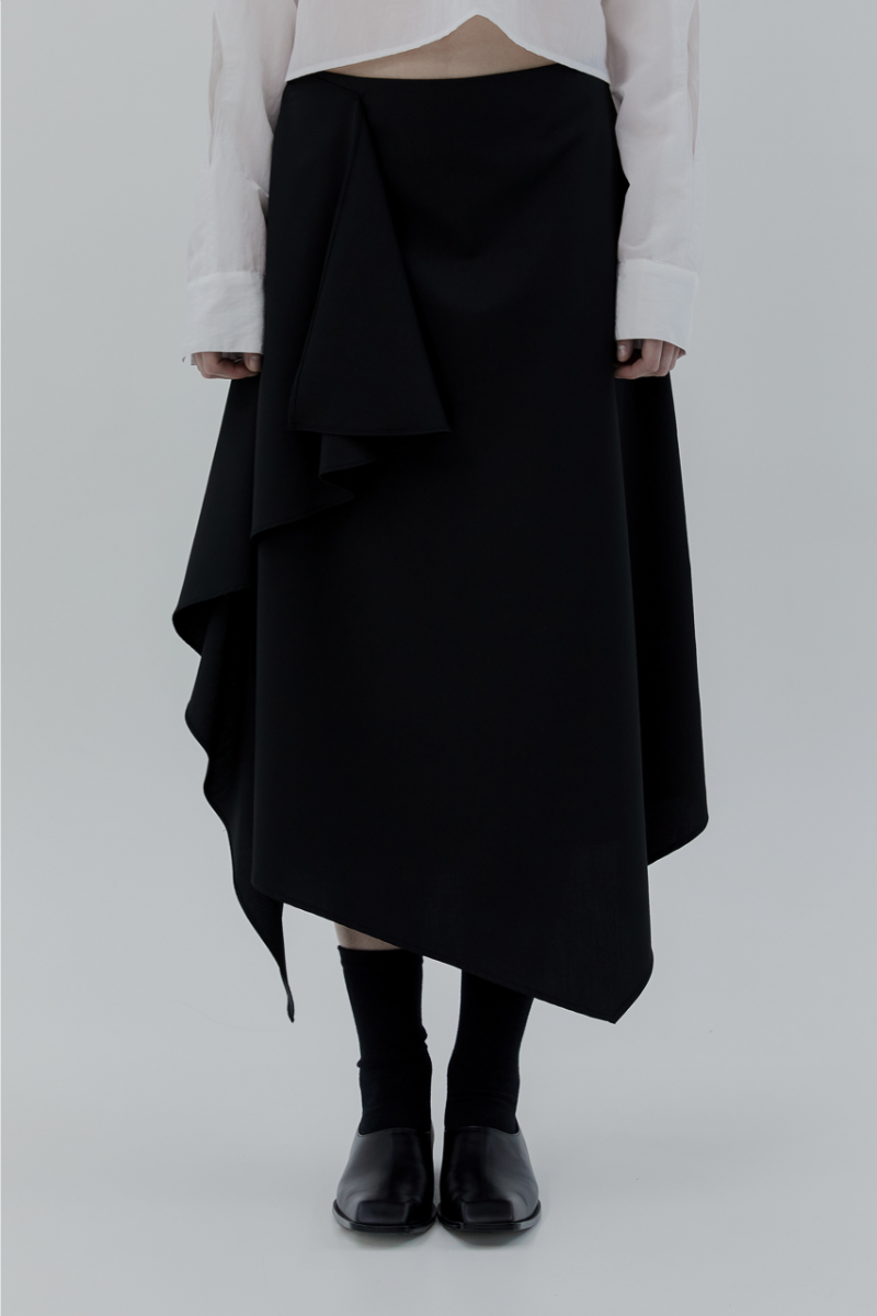 Drape Long Skirt [ Black ]