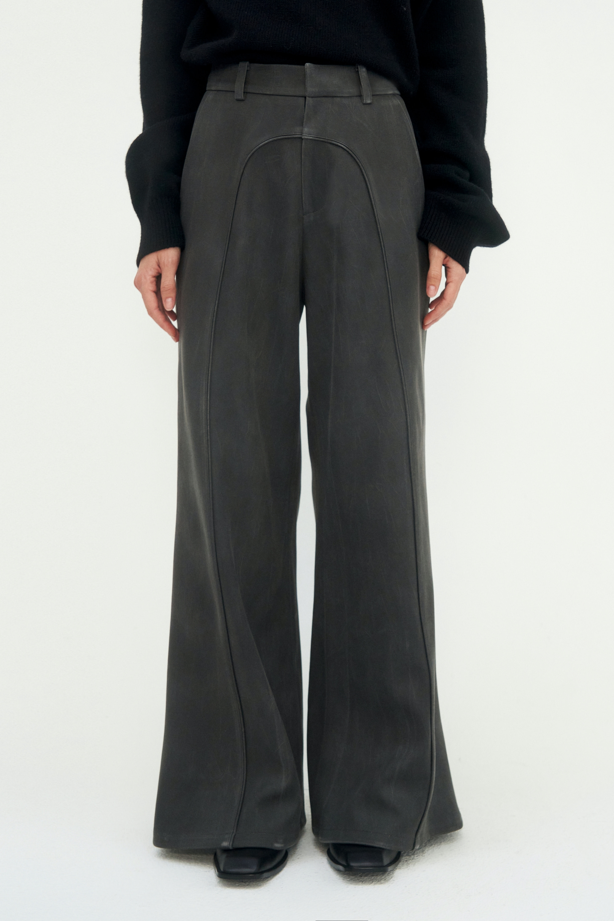 Suede Piping Classic Set-up Pants [ Charcoal ]