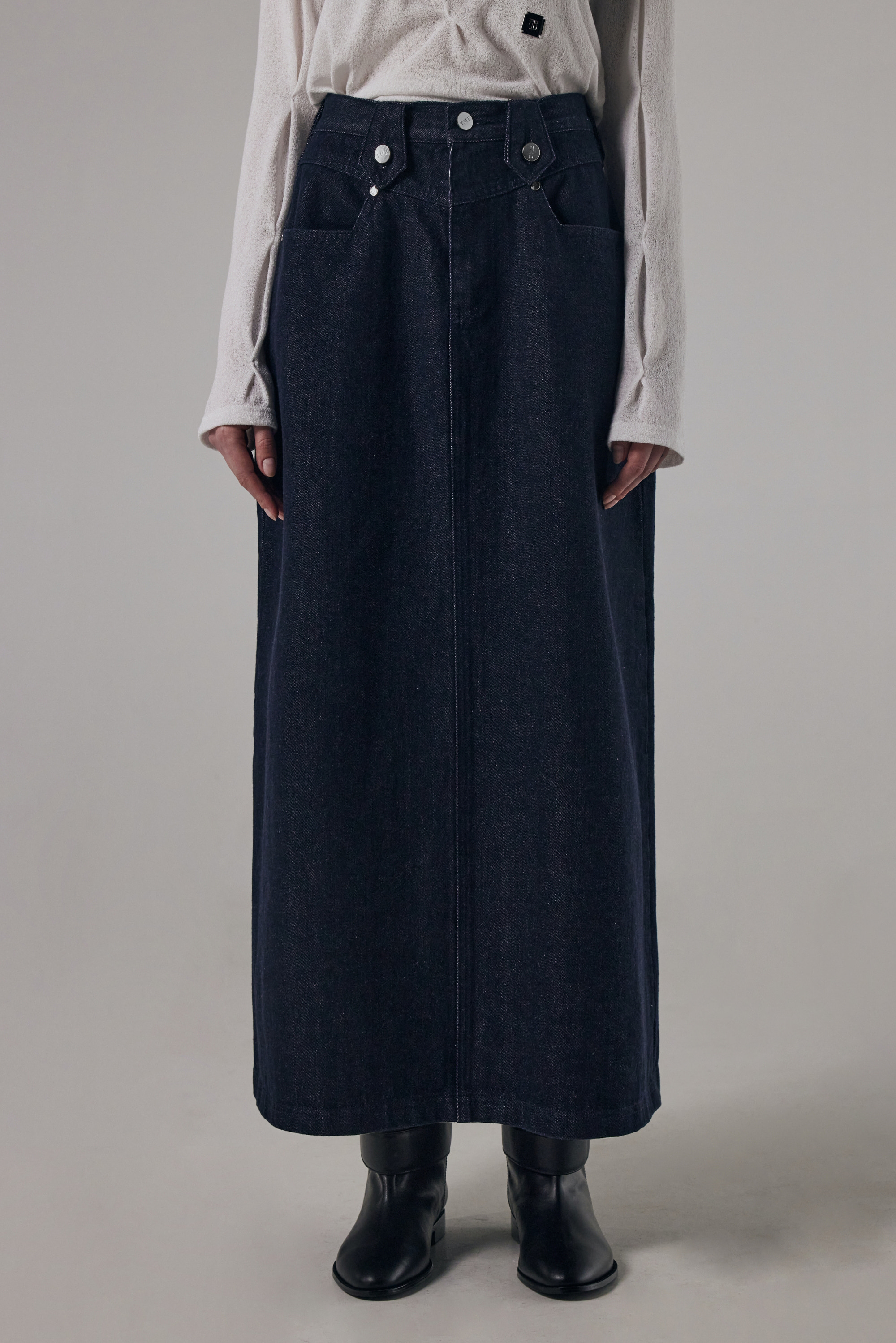 Front Yoke Denim Long Skirt [ Raw Denim ]